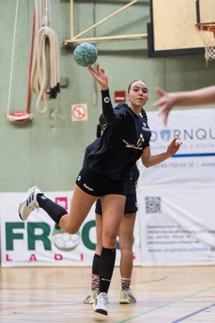 Bild 193 - wBJ SV Henstedt Ulzburg - HSG Holstein Kiel/Kronshagen : Ergebnis: 30:28